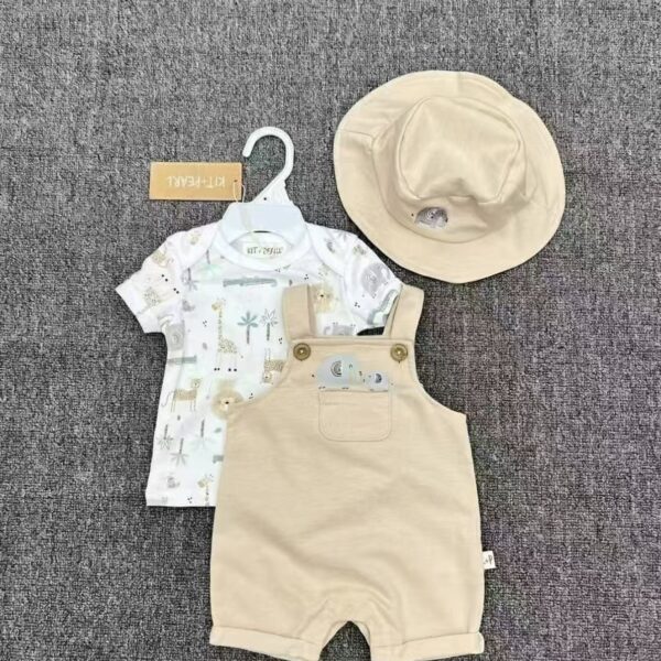 ensemble bébé avec chapeau
